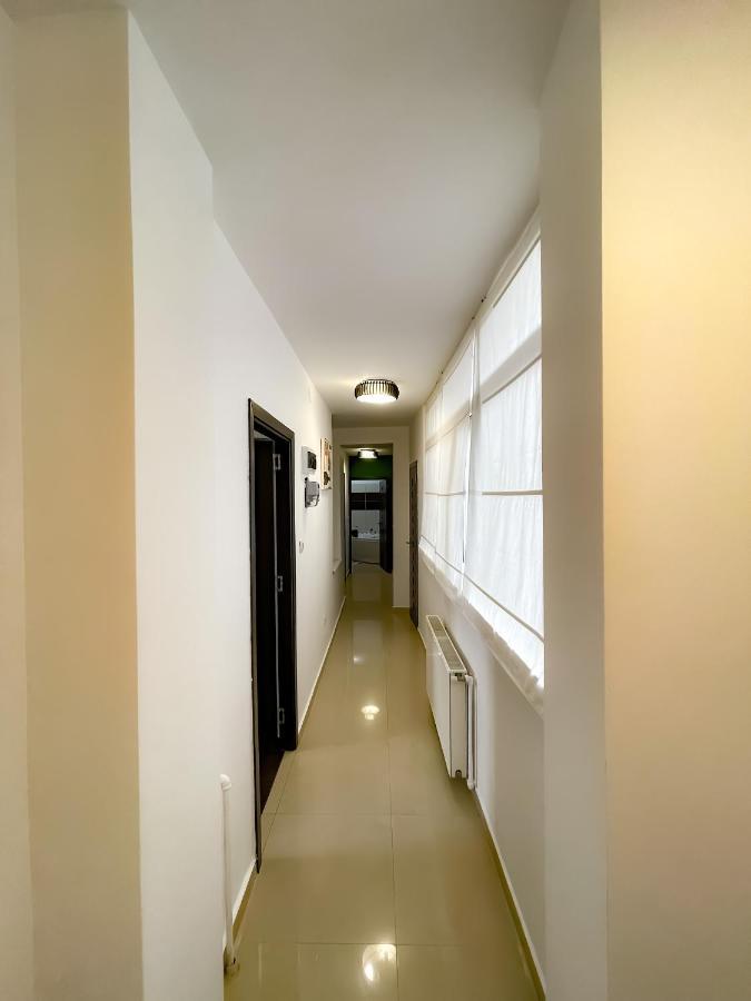 Appartement Cool Flat With Hot Tub In The Old Town à Bucarest Extérieur photo