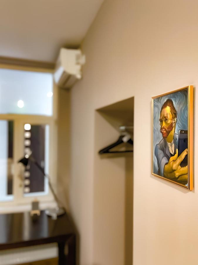 Appartement Cool Flat With Hot Tub In The Old Town à Bucarest Extérieur photo