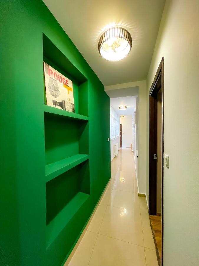 Appartement Cool Flat With Hot Tub In The Old Town à Bucarest Extérieur photo